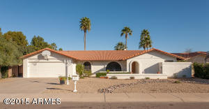 2702 E Laurel Ln, Phoenix, AZ 85028 photo 1