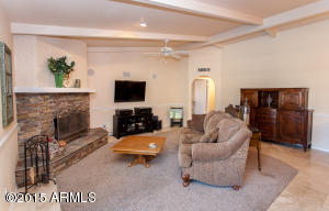 2702 E Laurel Ln, Phoenix, AZ 85028 photo 6