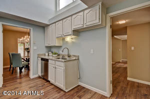 910 E Laguna Dr, Tempe, AZ 85282 photo 8