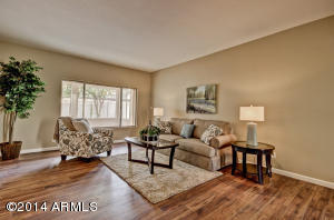 910 E Laguna Dr, Tempe, AZ 85282 photo 2
