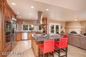 8013 E Del Laton Dr, Scottsdale, AZ 85258