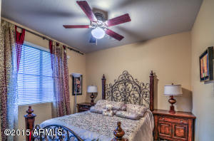 3974 E Crest Ln, Phoenix, AZ 85050 photo 16
