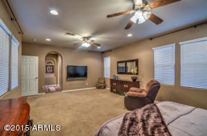 3974 E Crest Ln, Phoenix, AZ 85050 photo 4