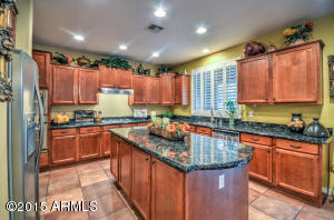 3974 E Crest Ln, Phoenix, AZ 85050 photo 2