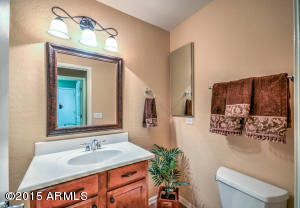 3974 E Crest Ln, Phoenix, AZ 85050 photo 17