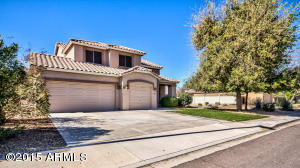 894 S Oak St, Gilbert, AZ 85233 photo 3
