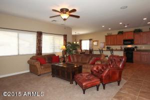 2692 E Rakestraw Ln, Gilbert, AZ 85298 photo 4