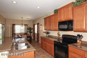 2692 E Rakestraw Ln, Gilbert, AZ 85298 photo 11