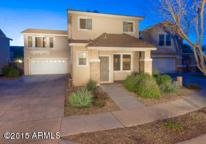 1384 S Hawk Ln, Gilbert, AZ 85296 photo 1