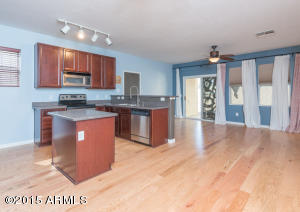 1384 S Hawk Ln, Gilbert, AZ 85296 photo 2