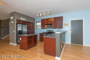 1384 S Hawk Ln, Gilbert, AZ 85296 photo 3