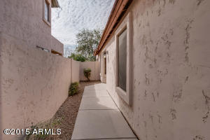 4627 E Lone Cactus Dr, Phoenix, AZ 85050 photo 4