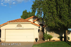 630 S Surfside Dr, Gilbert, AZ 85233 photo 1