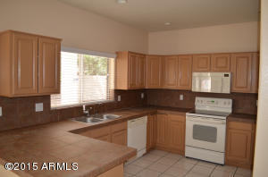 877 W Kroll Ave, Gilbert, AZ 85233 photo 2