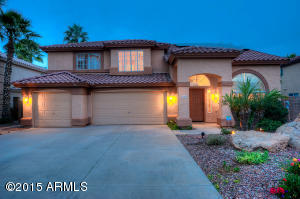 677 S Cardinal St, Gilbert, AZ 85296 photo 2