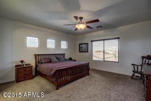 2936 E Santa Fe Ln, Gilbert, AZ 85297 photo 12