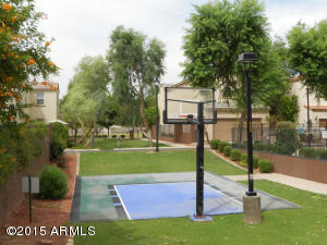 2943 N 48th Pl, Phoenix, AZ 85018 photo 12