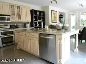 2943 N 48th Pl, Phoenix, AZ 85018 photo 2