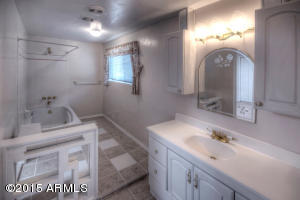3302 E Mitchell Dr, Phoenix, AZ 85018 photo 13