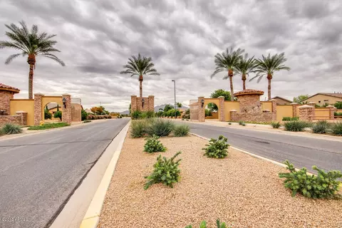 6754 S Pinehurst Dr, Gilbert, AZ 85298 photo 39