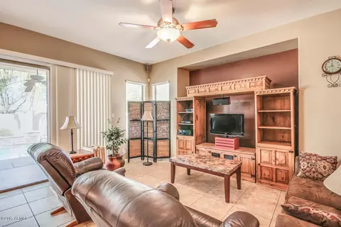 6754 S Pinehurst Dr, Gilbert, AZ 85298 photo 8