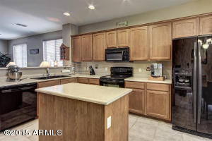 3648 E Sebastian Ln, Gilbert, AZ 85297 photo 9