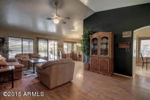 1048 E Vaughn Ave, Gilbert, AZ 85234 photo 3