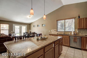 309 E Betsy Ln, Gilbert, AZ 85296 photo 4