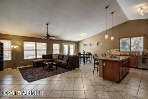 309 E Betsy Ln, Gilbert, AZ 85296 photo 3