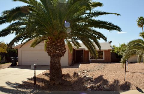 3861 E Larkspur Dr, Phoenix, AZ 85032 photo 1