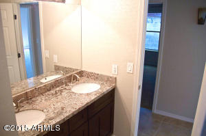 525 E Leah Ln, Gilbert, AZ 85234 photo 18