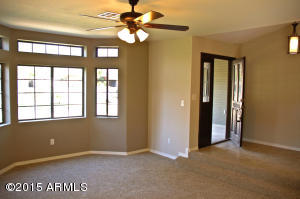 525 E Leah Ln, Gilbert, AZ 85234 photo 3