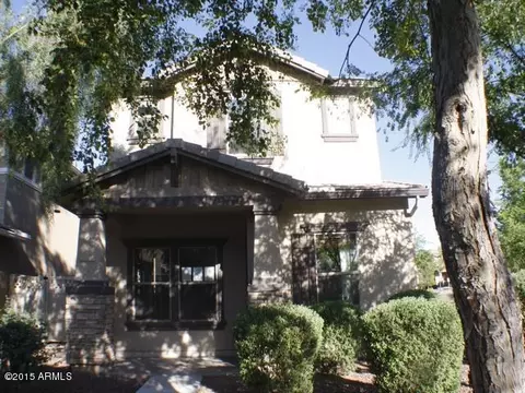 1004 S Hawk Ln, Gilbert, AZ 85296 photo 2