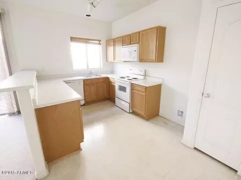 1004 S Hawk Ln, Gilbert, AZ 85296 photo 7