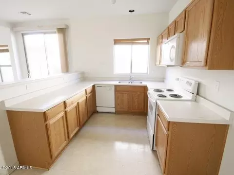 1004 S Hawk Ln, Gilbert, AZ 85296 photo 8