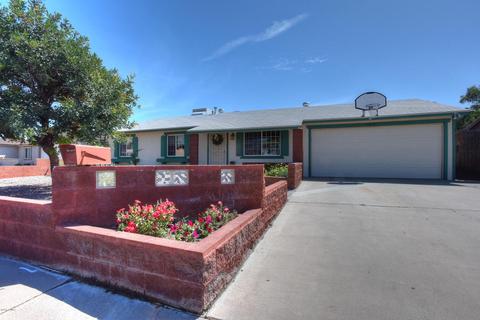 3617 E Winchcomb Dr, Phoenix, AZ 85032 photo 1