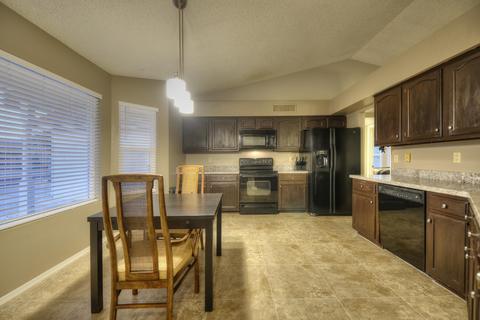 917 E Kerry Ln, Phoenix, AZ 85024 photo 4
