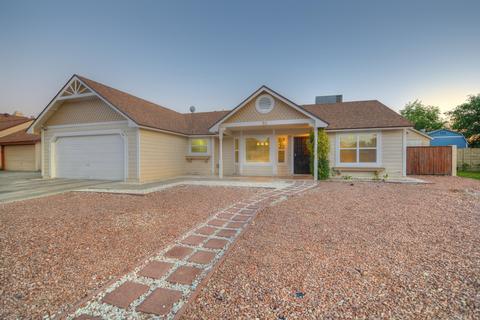 917 E Kerry Ln, Phoenix, AZ 85024 photo 1