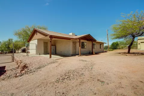 2302 S Prospectors Rd, Apache Junction, AZ 85119 photo 2