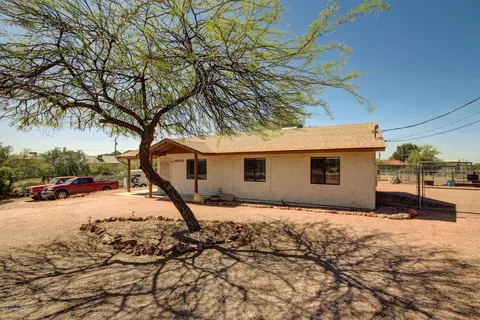 2302 S Prospectors Rd, Apache Junction, AZ 85119 photo 4