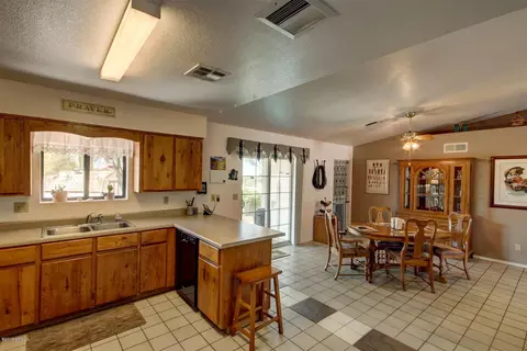 2302 S Prospectors Rd, Apache Junction, AZ 85119 photo 12