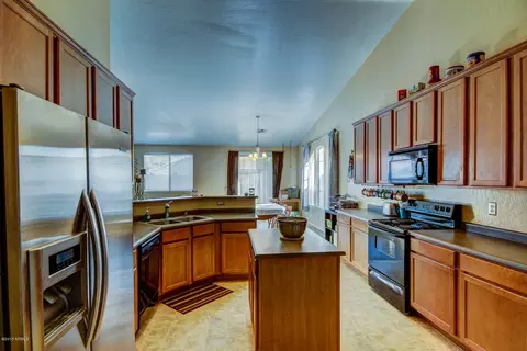 2023 W Carson Rd, Phoenix, AZ 85041 photo 9