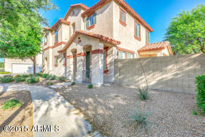 1032 E Cantebria Dr, Gilbert, AZ 85296 photo 1