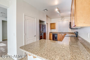 1032 E Cantebria Dr, Gilbert, AZ 85296 photo 7
