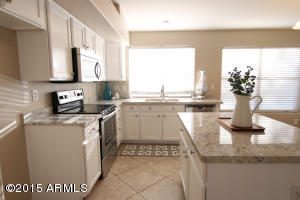 1718 E Morgan Ct, Gilbert, AZ 85295 photo 4