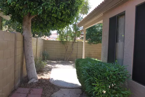 4521 E Tanglewood Dr, Phoenix, AZ 85048 photo 5