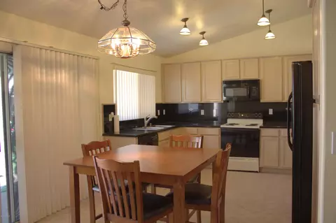 1322 W Wagoner Rd, Phoenix, AZ 85023 photo 7