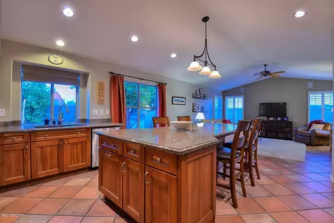 4023 E Adobe Dr, Phoenix, AZ 85050 photo 7