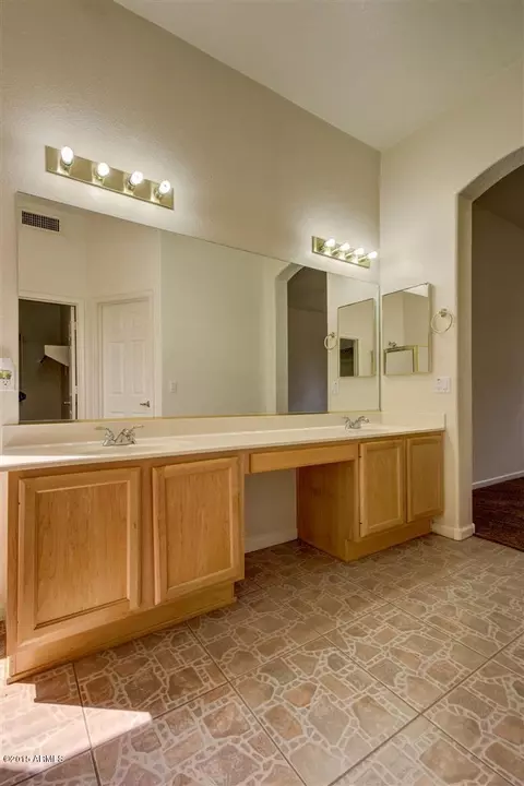 104 E Spur Ave, Gilbert, AZ 85296 photo 16