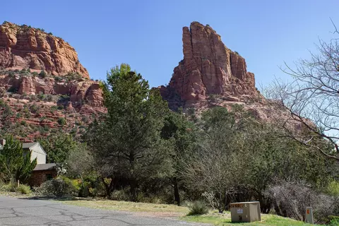 205 Devils Kitchen Dr, Sedona, AZ 86351 photo 2